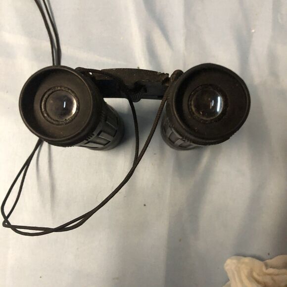 BUSHNELL 12 X 25 240 Ft/1000 Yds Binoculars - Picture 3 of 3